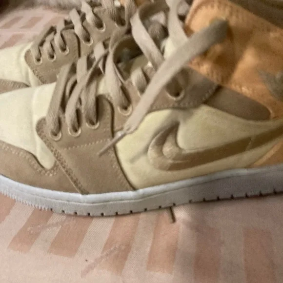 Women’s Nike Air Jordan 1 Mid SE Beige/Cream/Peach Canvas Shoe - Picture 2 of 10